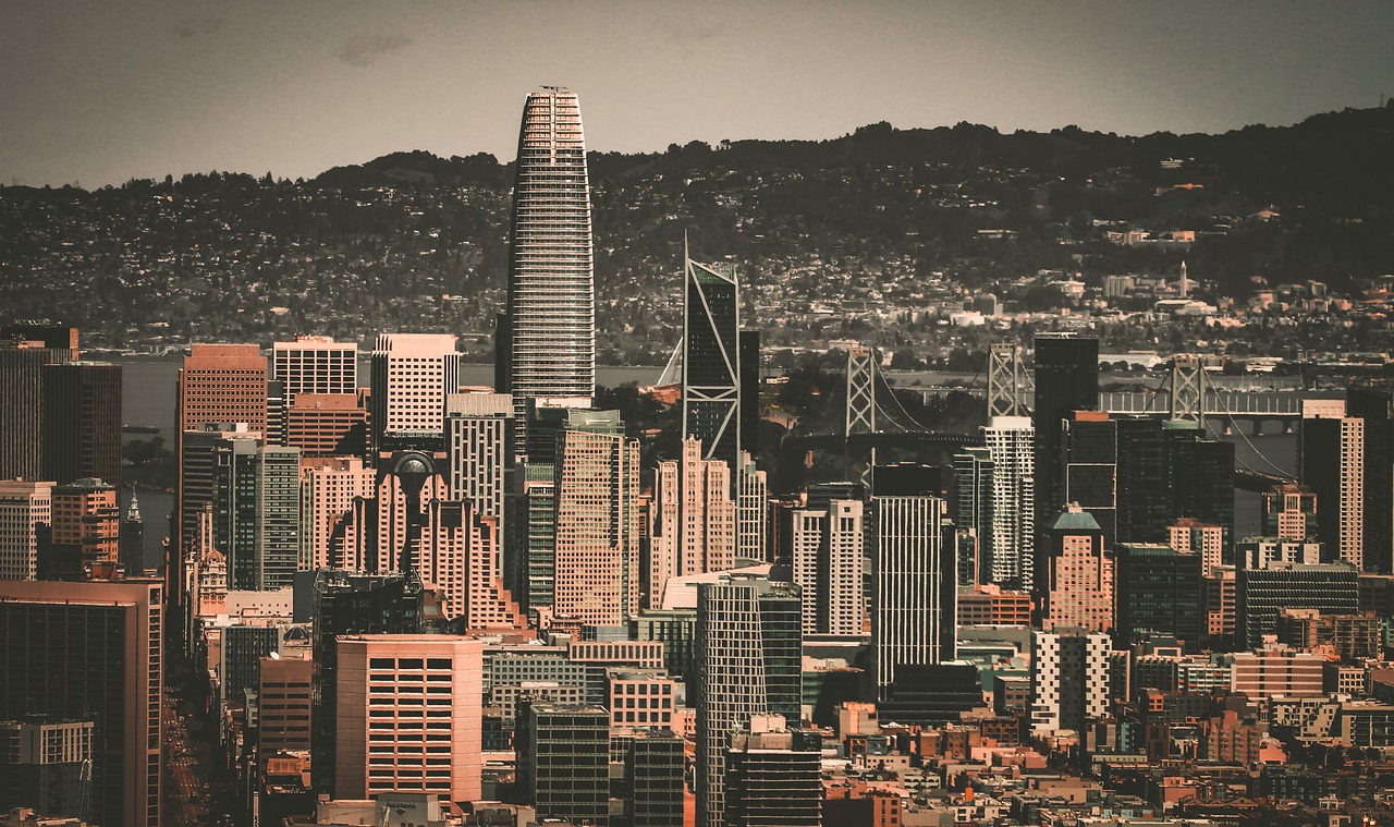 脚下是咯吱 脚下是咯吱